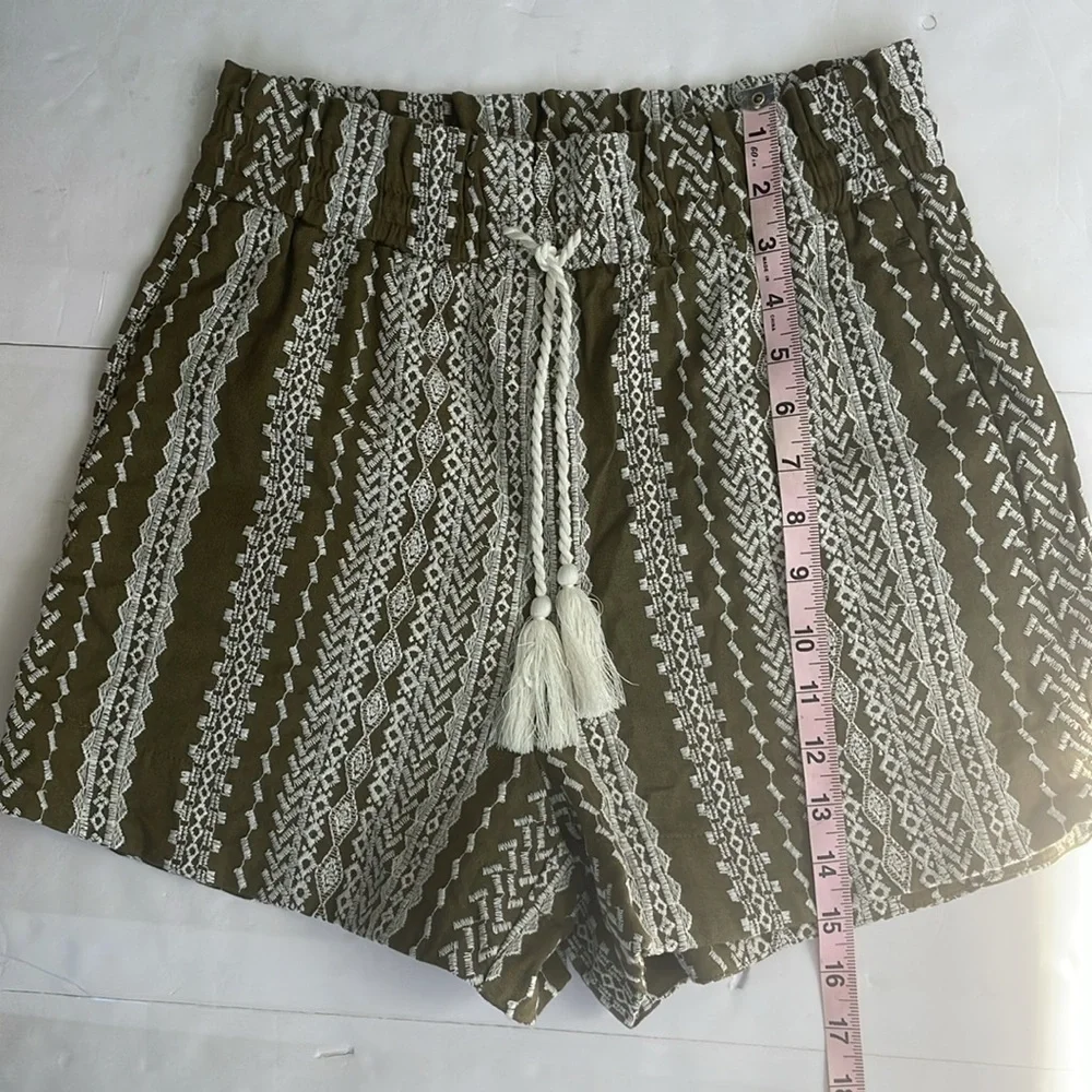 House of Harlow 1960 High Waist Green and Cream Linen Blend Shorts XS